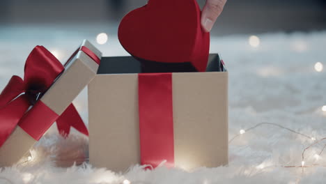 caja de regalo de corazón para el día de san valentín