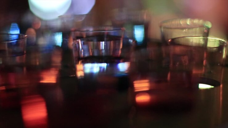 Cicchetti disposti su un tavolo in un bar