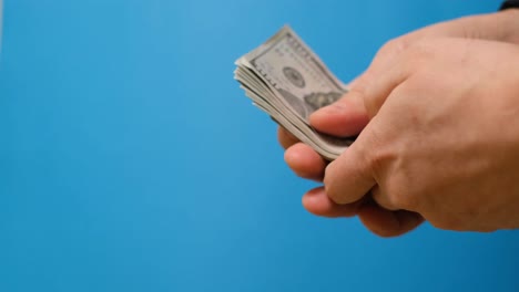 una pila de billetes de un dólar