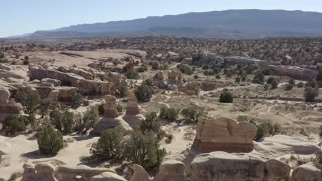 Drone-Disparó-A-Través-Del-Jardín-De-Los-Demonios-En-El-Monumento-Nacional-Gran-Escalera-Escalante