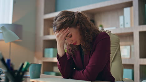 emotional manager facing problem closing laptop lid at modern workplace closeup.