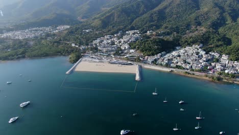 vista aérea de la costa de hong kong lung mei tsuen, incluida una extensión de playa artificial