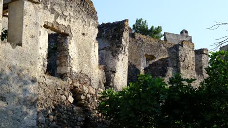 Historische-Alte-Gebäude-Und-Mauern-In-Der-Türkei