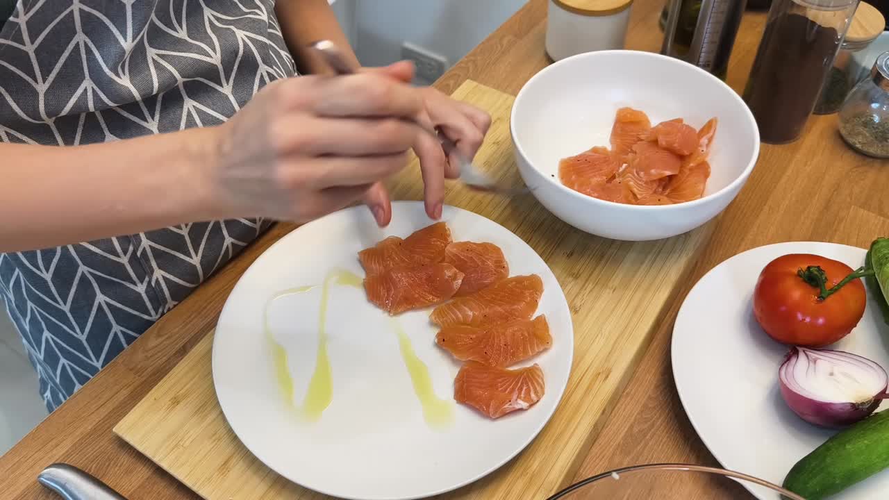 흡연 된 연어 러드 준비