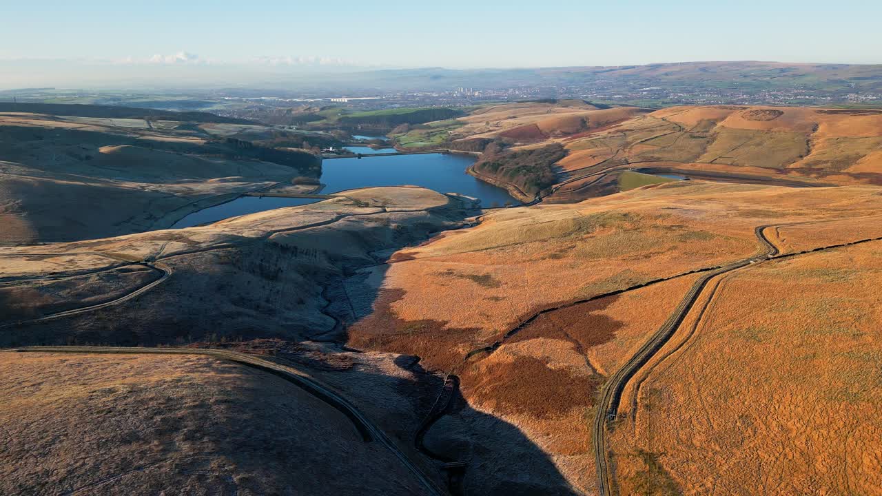 imágenes de drones de barrido de saddleworth moor, inglaterra