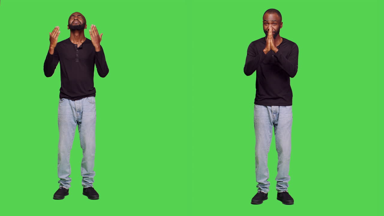 Homem em oração em tela verde