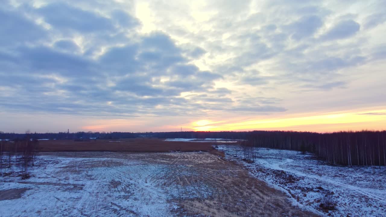 daugavgriva 해변 라트비아 공중의 불모의 비옥 한 땅에 접근