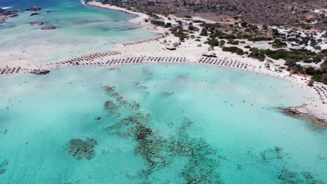 Idílica-Playa-De-Elafonissi-Con-Azul-Claro-Mediterráneo,-Creta,-Grecia