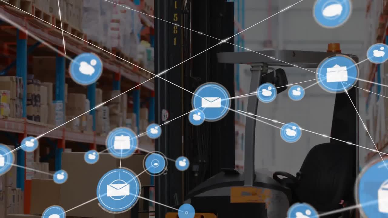 animación de iconos que se conectan con líneas sobre carretilla elevadora con cajas de cartón en el almacén