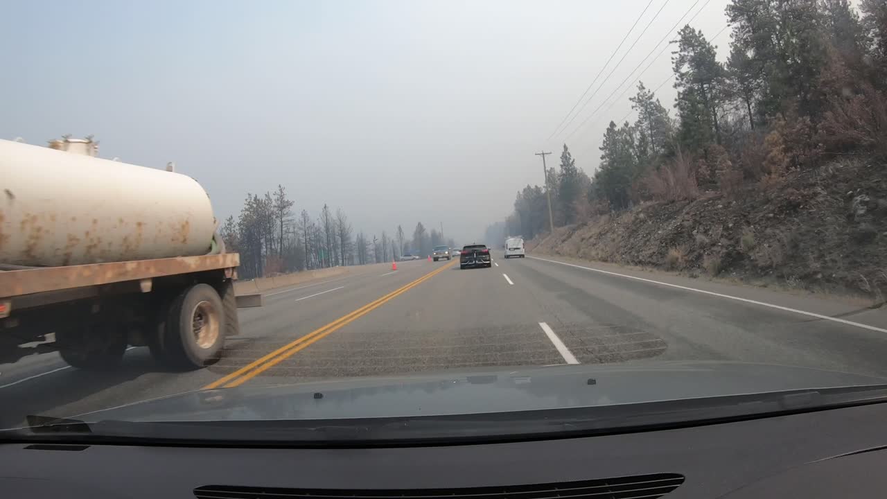 산악 지형을 통과하는 타임워프 운전, 1인칭 시점 시점