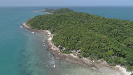 el extremo sur de la isla de koh samet, tailandia