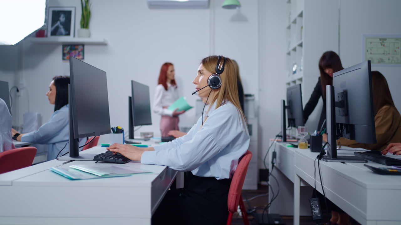 equipo ocupado del centro de llamadas
