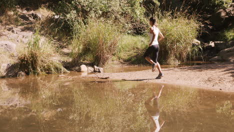 Woman-jogging-in-the-countryside