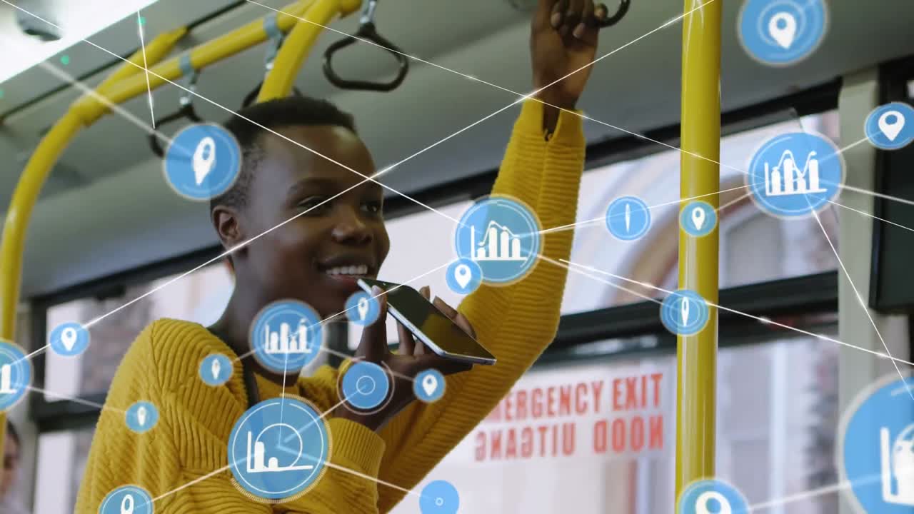 아프리카계 미국인 사업가 여성이 스마트폰으로 이야기하는 연결 네트워크의 애니메이션