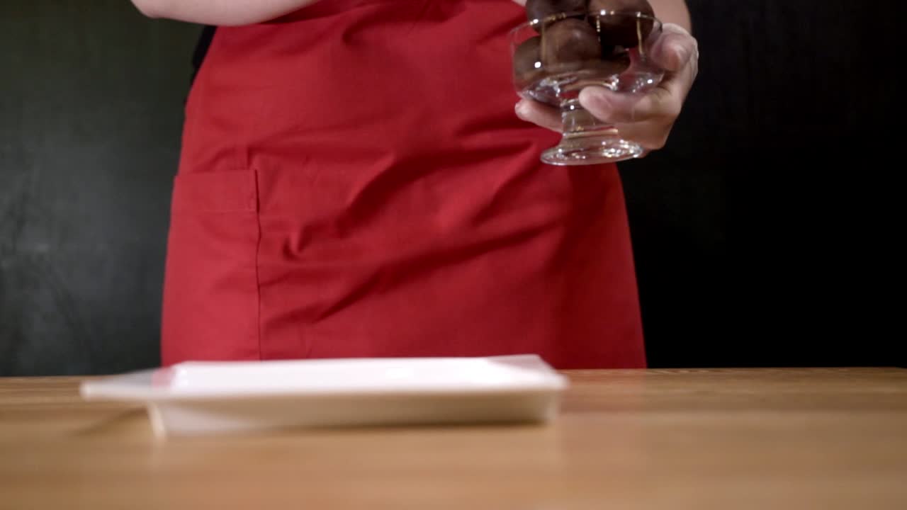 초콜릿 트을 준비하는 것