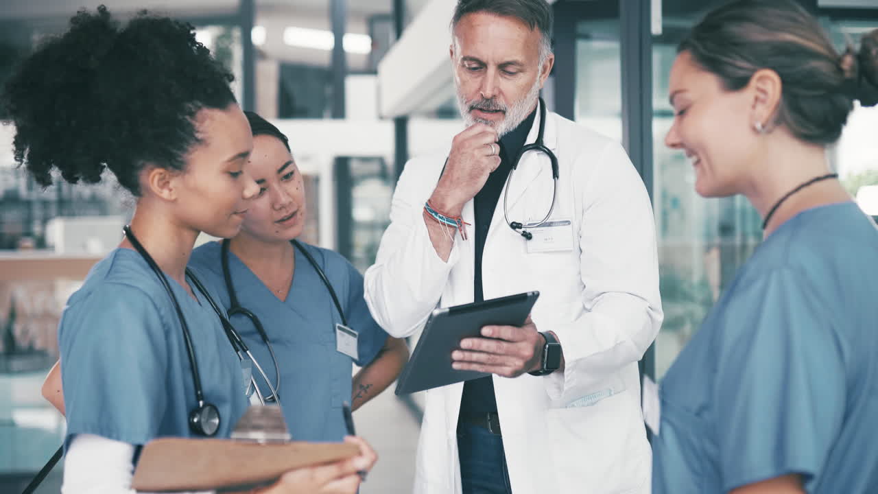 medical practitioners having a discussion