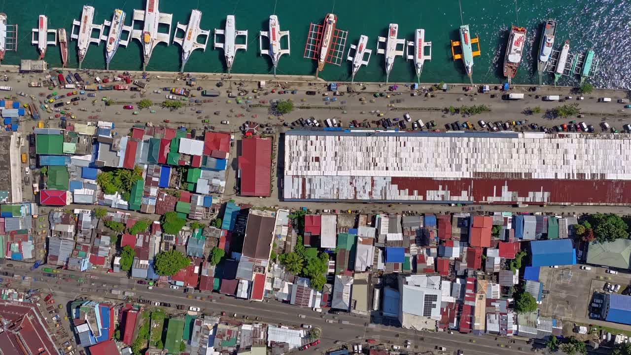 수리가오 시의  ⁇ 비는 교통과 다채로운 지붕의 타임  ⁇ 스