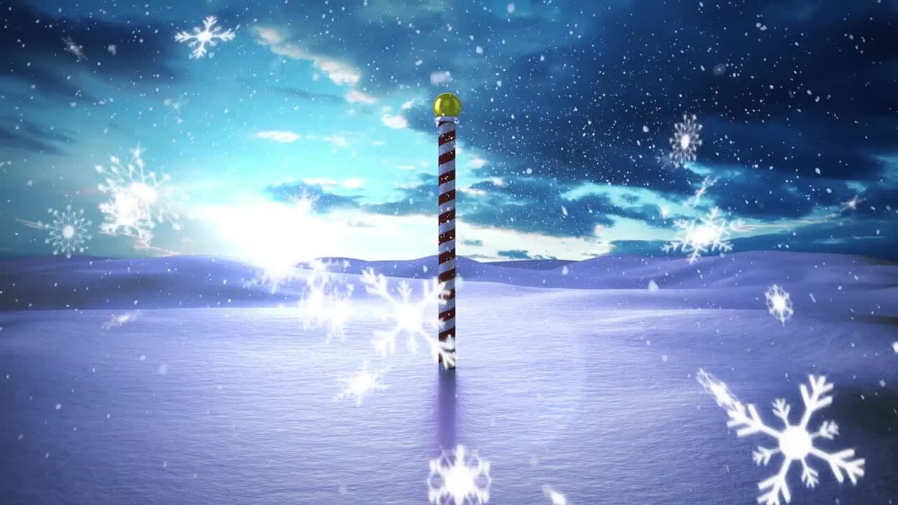 하늘의 구름에 대항하여 겨울 풍경에 북극에서 떨어지는 눈송이