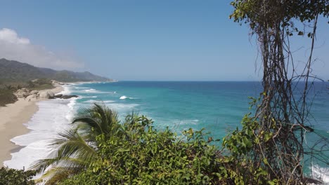 Panorama-Costero-Desde-El-Parque-Nacional-Tayrona,-Colombia