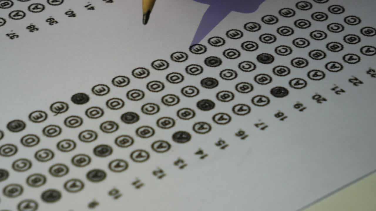 Deleting wrong test answer and marking correct one