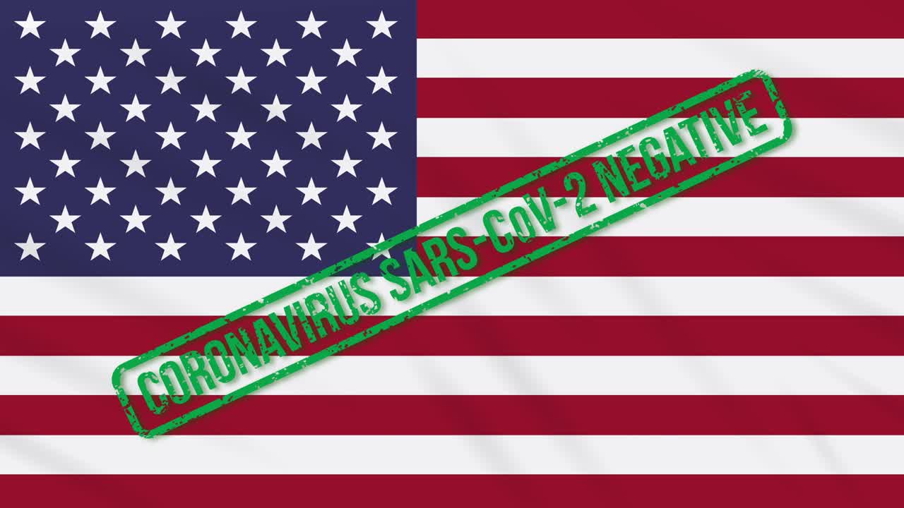 코로나 바이러스로부터의 자유의 녹색 스프를 가진 미국 발을 흔들고 있습니다.