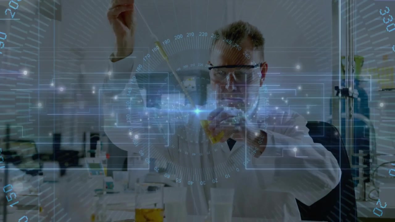 Scienziato di laboratorio che solleva una pipetta e preleva una soluzione gialla, attivando un'interfaccia utente digitale che misura il colore.
