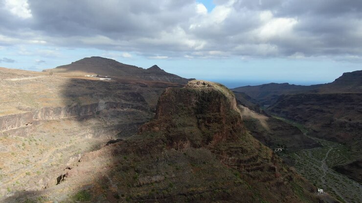Splendida inquadratura aerea panoramica vicino alla Fortezza di Ansite sull'isola di Gran Canaria.