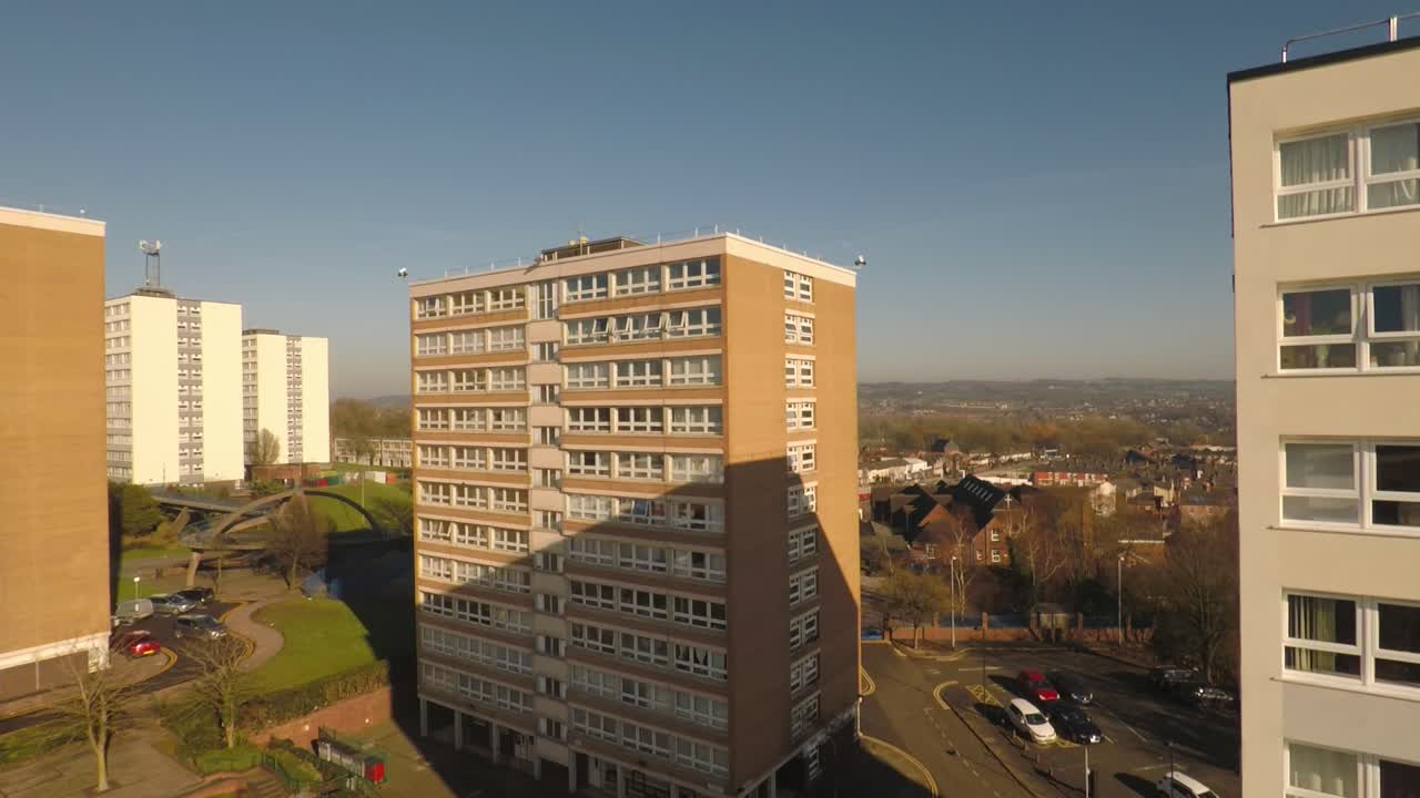 vista de imágenes aéreas de torres de gran altura, pisos construidos en la ciudad de stoke on trent para acomodar a la creciente población, crisis de vivienda del ayuntamiento, vivienda para inmigrantes