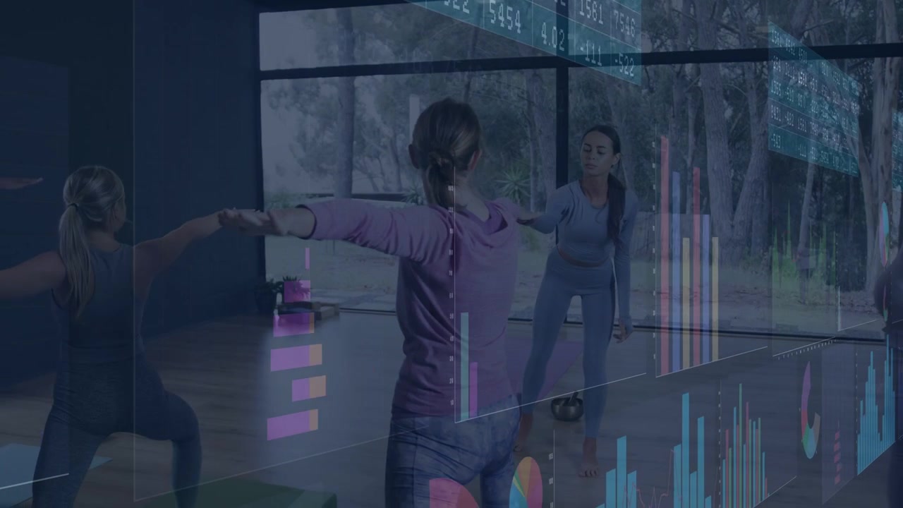 Kvinder dyrker yoga med animerede dataoverlejringer