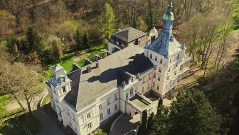 Beatufil-white-palace-surrounded-with-trees