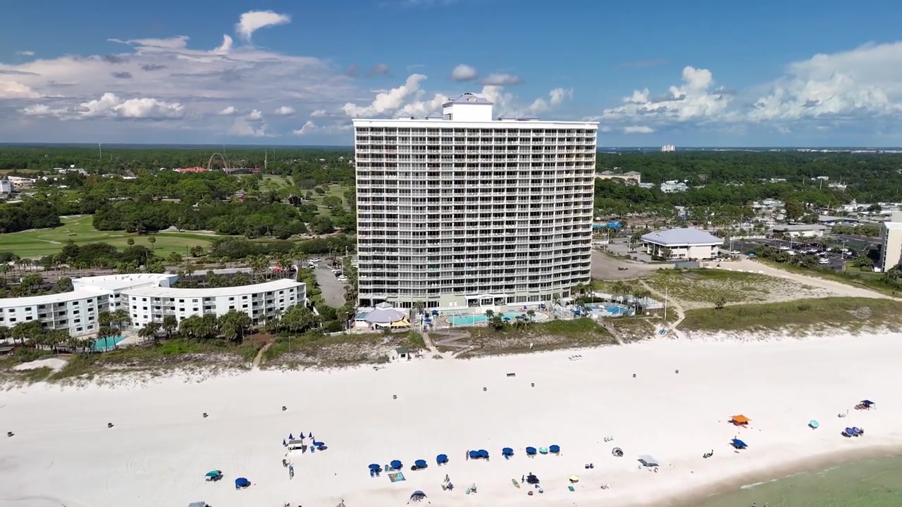 Panama City Beach in Florida, USA, di giorno - Ripresa con drone.
