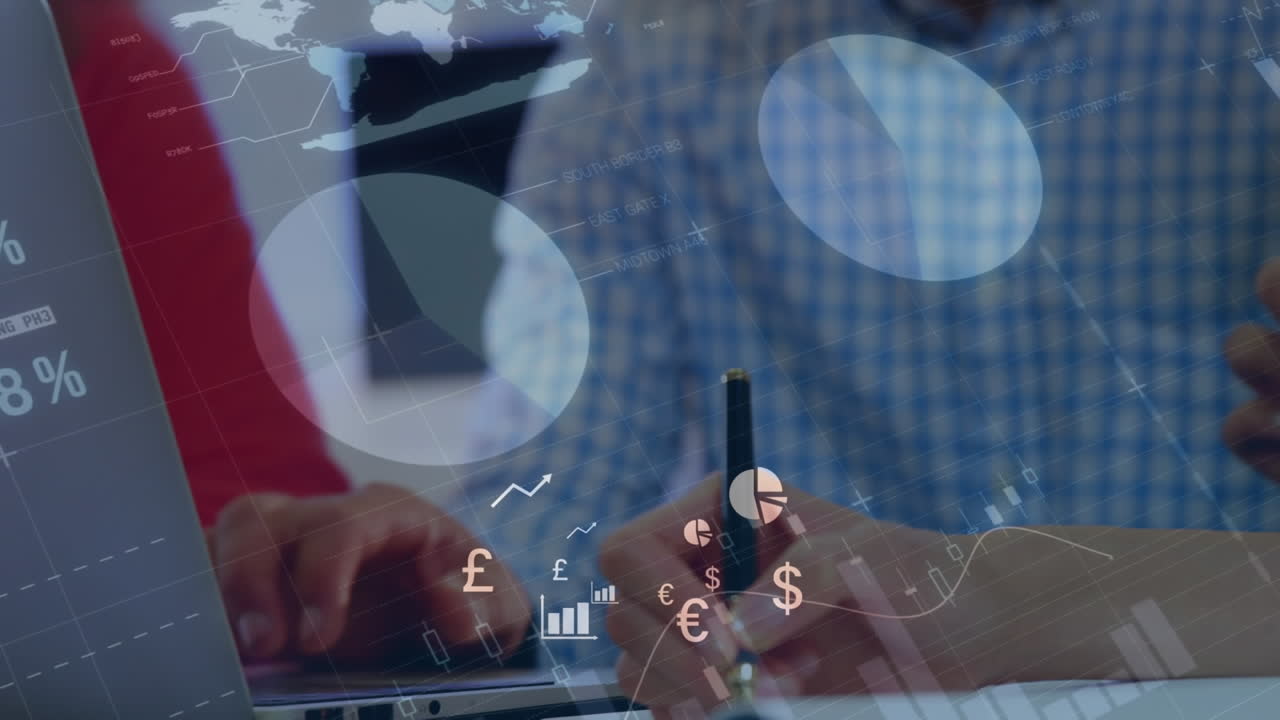 animación del procesamiento de datos sobre diversas personas de negocios en la oficina