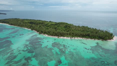 forward shot to zapatilla cay in bocas del toro, panama_4k