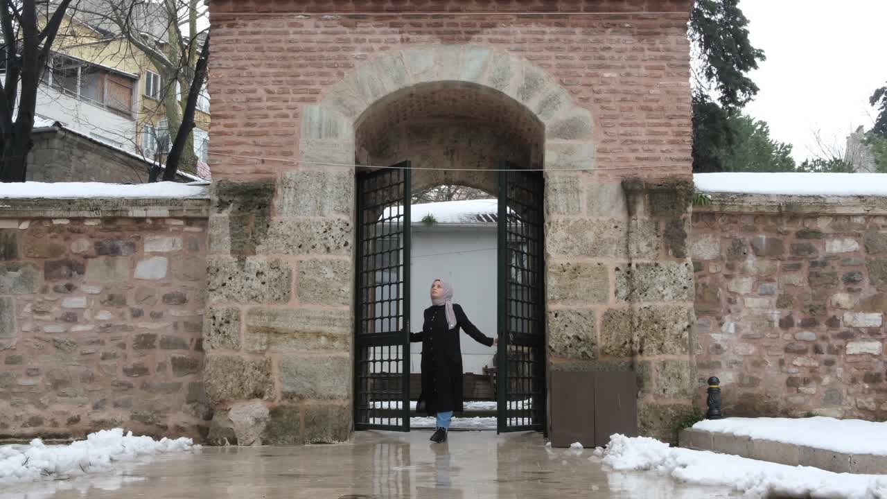 역사적 건물 을 방문 하십시오