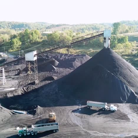 Good-aerial-over-a-coal-mine-in-West-Virginia-3