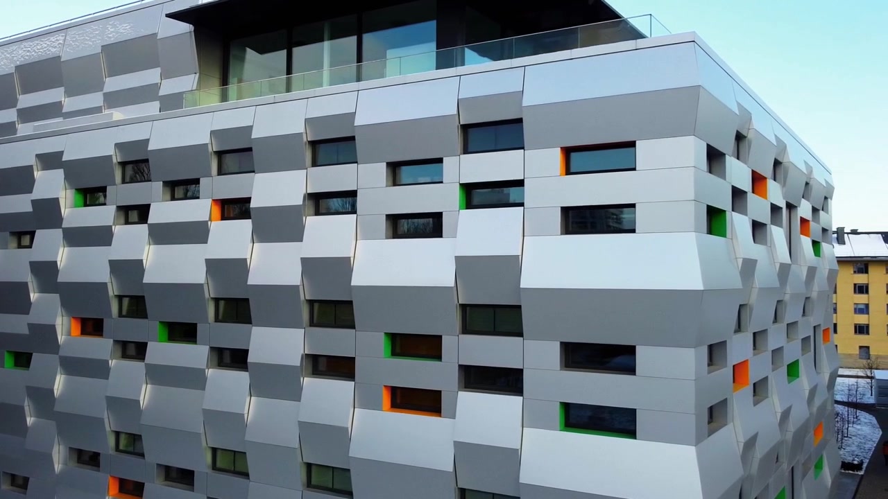 Elementi di architettura moderna. Riprese dell'edificio.