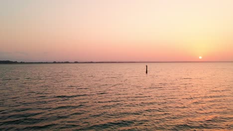 Serene-Seascape-Of-Lake-Trasimeno-During-Sunrise-At-Summer-In-Perugia-Province,-Umbria-Italy