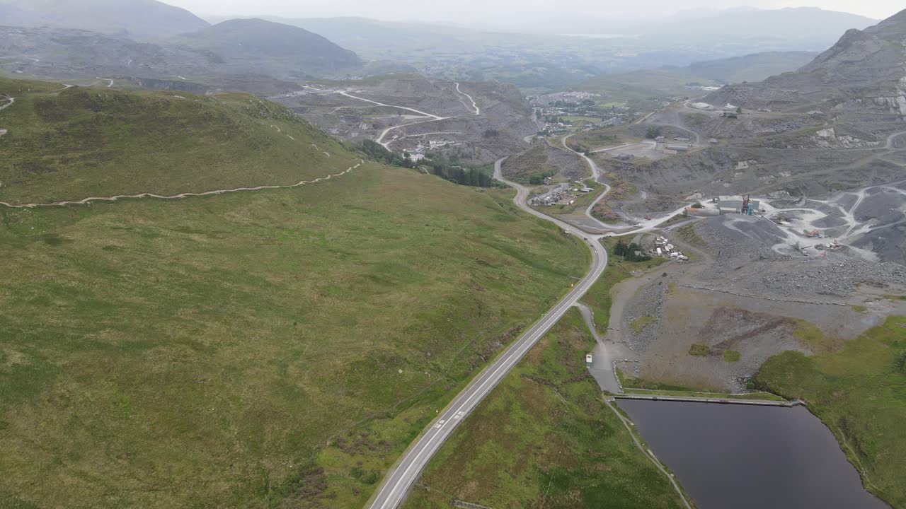 blaenau ffestiniog material de archivo aéreo 4k gwynedd slade cantera y trabajos mineros