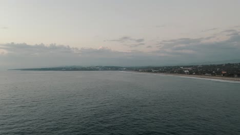 Panoramablick-Auf-Die-Hafenstadt-Puerto-Escondido-An-Der-Pazifikküste-Mexikos-Im-Bundesstaat-Oaxaca