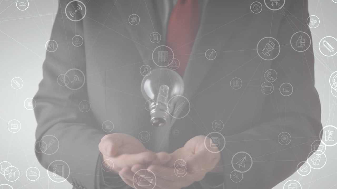 미디어 아이콘이 떠다니는 사업가가 전구를 던지고 잡는 애니메이션