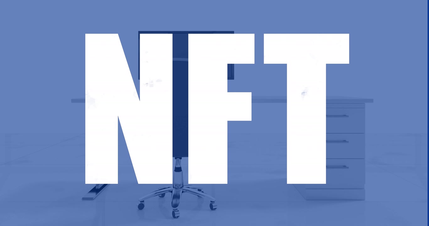 Un singolo pezzo a forma di F che appare, con un overlay NFT che si forma e si strappa, pezzi che volano, rivelando uno spazio di lavoro blu.