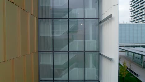 Modern-Toronto-architecture.-Elevator-descending