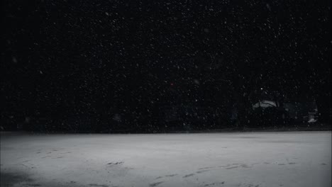 Winterschneefall-In-Der-Nacht-Auf-Der-Stadtstraße