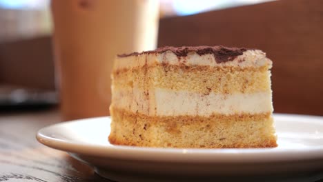 tiramisu cake