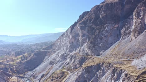 toma aerea del distrito de maca, tunel de peña blanca, ruta del valle del colca