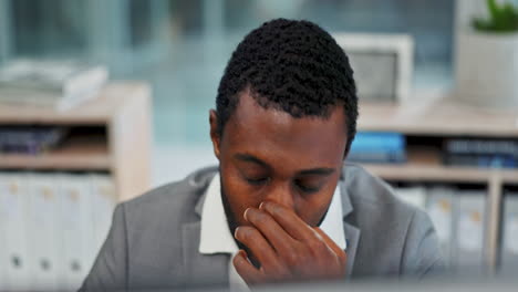 Kopfschmerzen,-Stress-Und-Schwarzer-Mann-Im-Büro