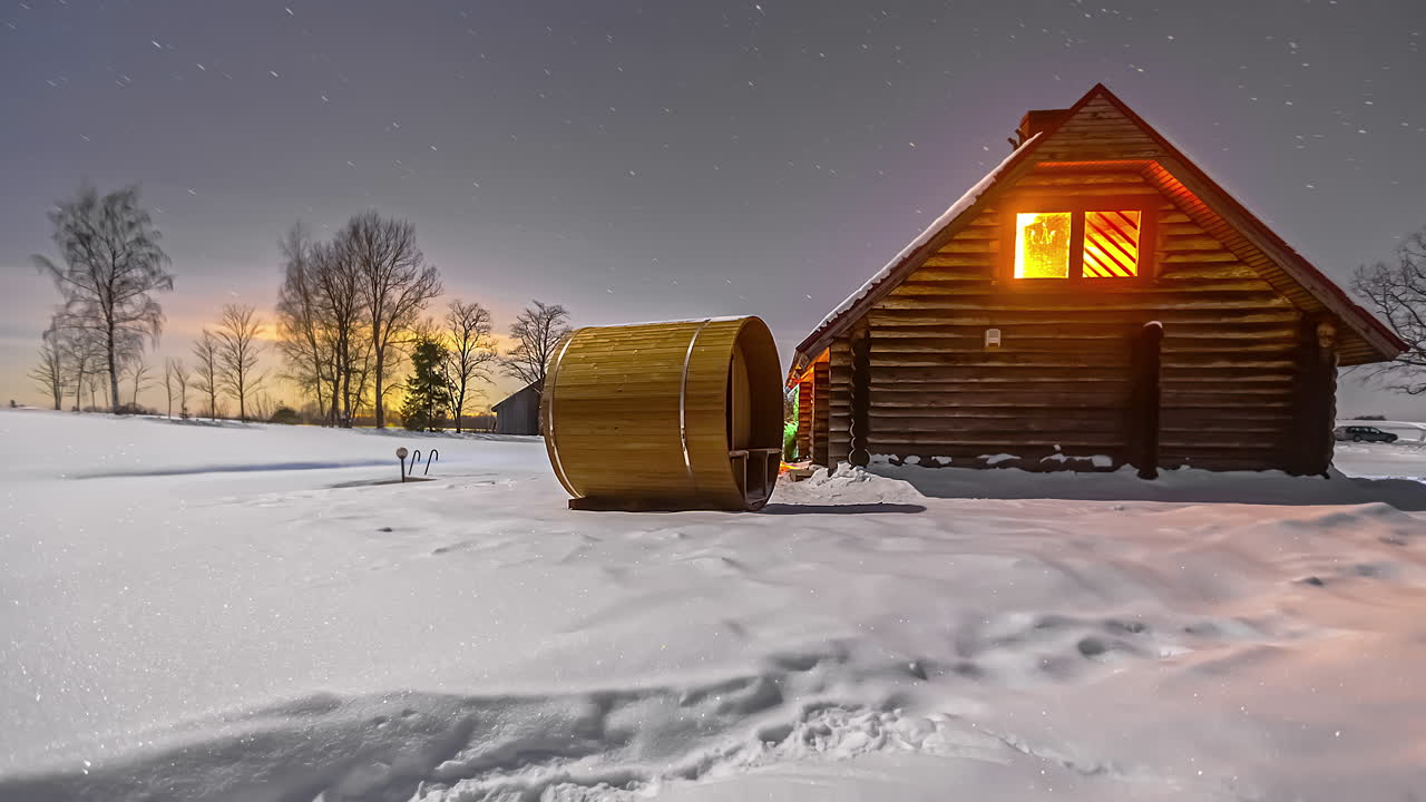 cabaña de madera en el paisaje frío del invierno