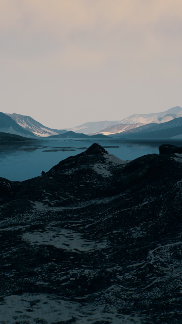 cordillera dramática con un lago