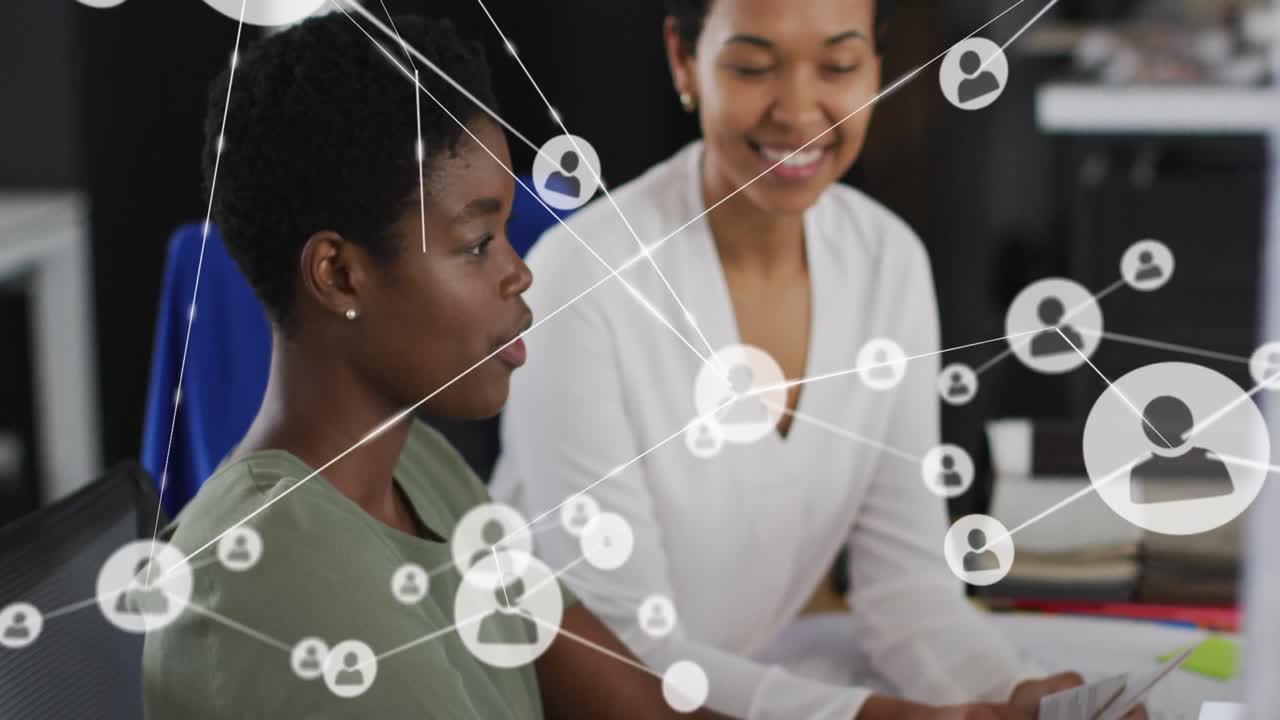 animación de iconos y conexiones sobre diversas personas de negocios en la oficina