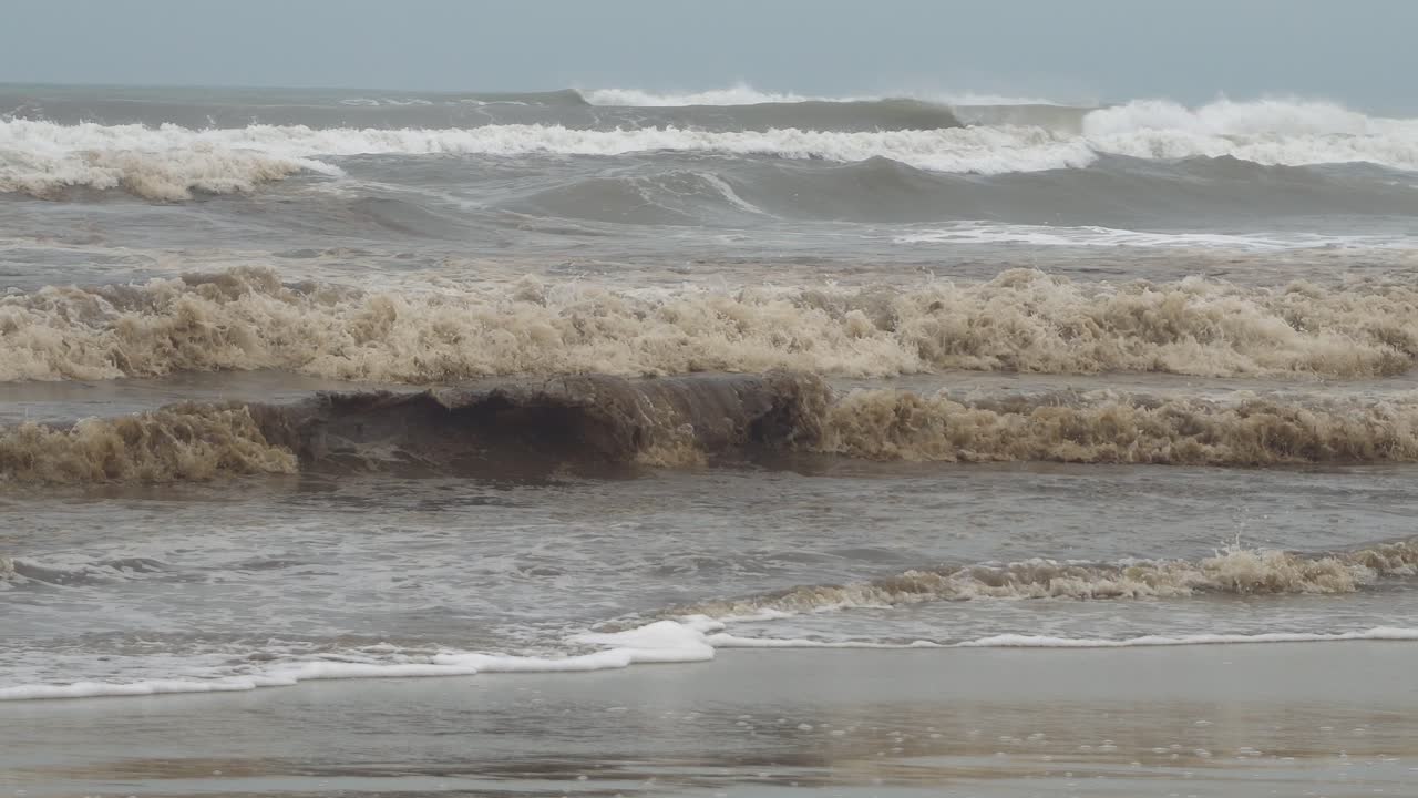 Very polluted water in the ocean